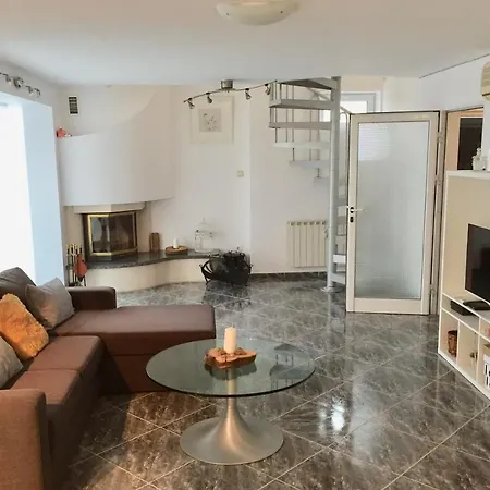 Primi Apartment *